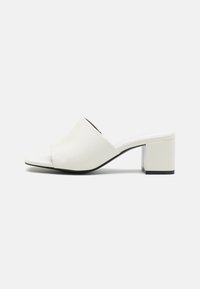 Unselected, white