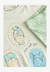 Kijelölve, ecru blue girls