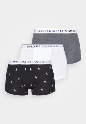 Trois paires de boxers pour hommes : noir avec imprimé logo polo blanc, gris chiné et blanc uni. Tous présentent une ceinture élastique blanche avec branding.