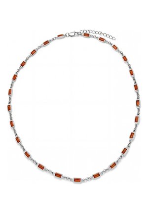 Silberne Gliederkette mit kleinen rechteckigen rot-orangefarbenen Edelsteinen, die gleichmäßig entlang der Glieder verteilt sind, und einem Karabinerverschluss.