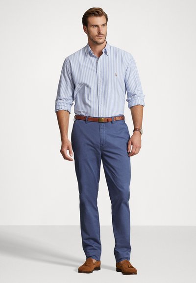 Polo Ralph Lauren Big & Tall STRETCH CLASSIC FIT CAMO CHINO - Hlače chino - light navy