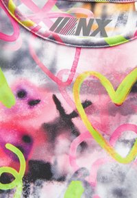 Next CROP - Top - multi graffiti