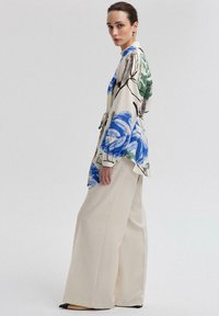 Touché Privé PATTERNED KIMONO - Allvädersjacka - patterned