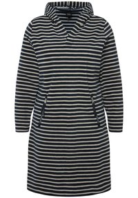 Vestido con capucha a rayas en tejido azul marino y crema. Presenta un escote en V, mangas largas y dos bolsillos laterales con cremallera. Textura suave.