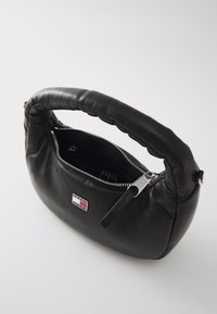 Thumbnail Image 6