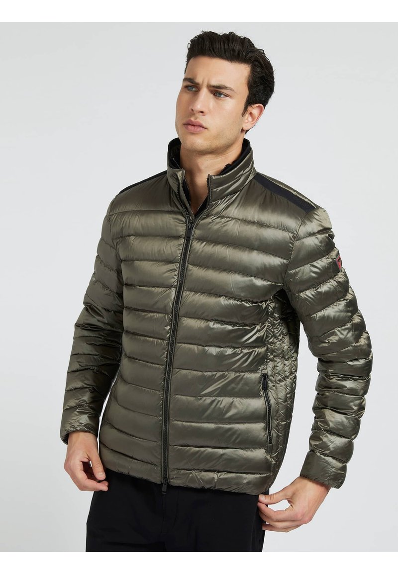 Guess LIGHT PACKABLE  - Pūkinė striukė - hellgrün