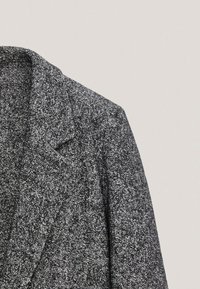 Massimo Dutti Bleiseri - mottled black
