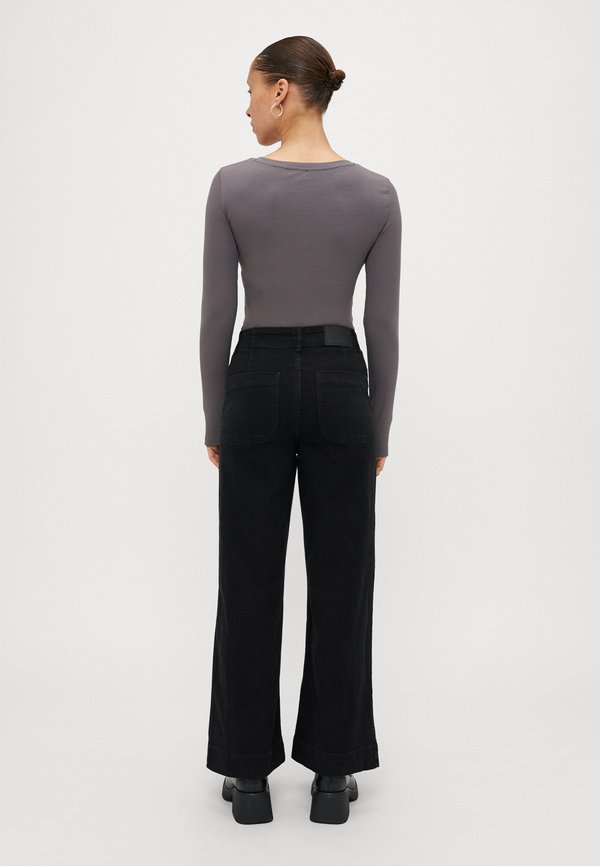 VMKAYLA WIDE POCKET - Wide Leg2