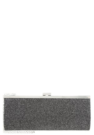 Rektangulær sort glitter clutch med sølvramme, låselukning og aftagelig sølvkæde.