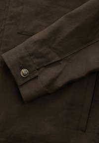 Unselected, brown