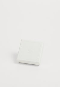Thumbnail Image 4