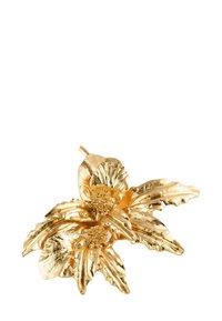 Goldfarbener Blumenanstecker mit strukturierten Blütenblättern und Blättern, verfügt über zwei detaillierte Blumen und eine polierte Oberfläche.