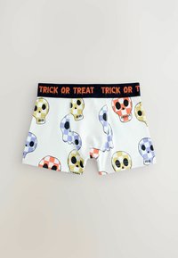 Bokserki w białym kolorze z wielokolorowymi wzorami czaszek cukrowych. Czarna talia z napisem "TRICK OR TREAT" w kolorze pomarańczowym. Miękki materiał bawełniany.