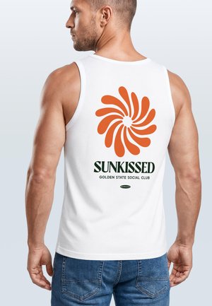Neverless, HERREN TANKTOP MIT GRAFIK-PRINT - SUNKISSED GOLDEN STATE - - Top - weiß