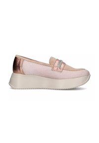 Scarpe slip-on rosa chiaro con rete testurizzata e accenti metallici. Presentano una suola piattaforma spessa di colore bianco sporco e una fascia decorativa con brillantini.