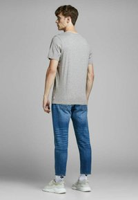 Jack & Jones JJE TEE  O-NECK  - Základné tričko - light grey melange