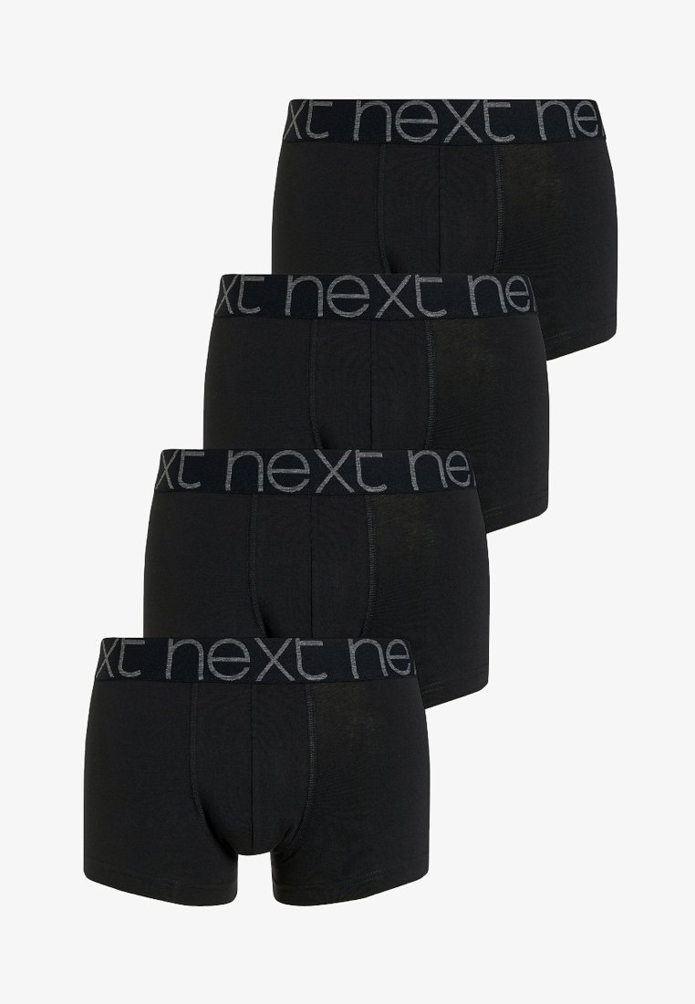 Černé bavlněné boxerky s měkkým elastickým pasem, na kterém je v šedé barvě nápis "next". Čtyři kusy umístěné v naskládaném uspořádání.