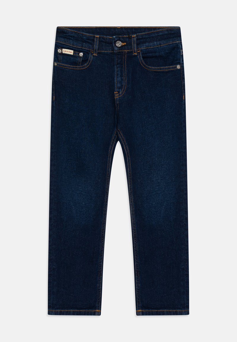 Jeans in denim blu scuro con design a gamba dritta, dotati di cinque tasche, cuciture gialle e etichetta con marchio sulla vita.