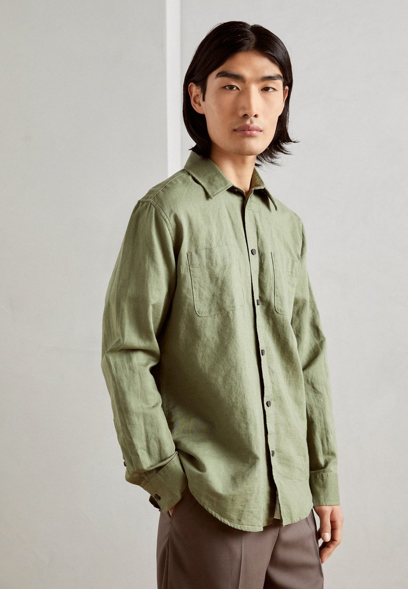 Esprit SOLID SHIRT REGULAR FIT - Marškiniai - light khaki