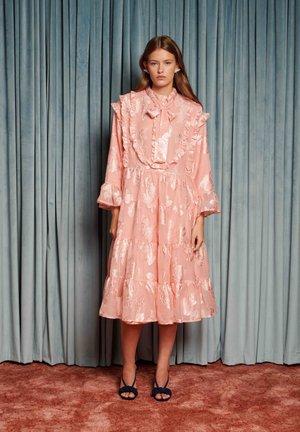 FEATURE BLOOM MIDI DRESS - Robe longue - pink