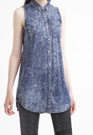 Blus - light blue