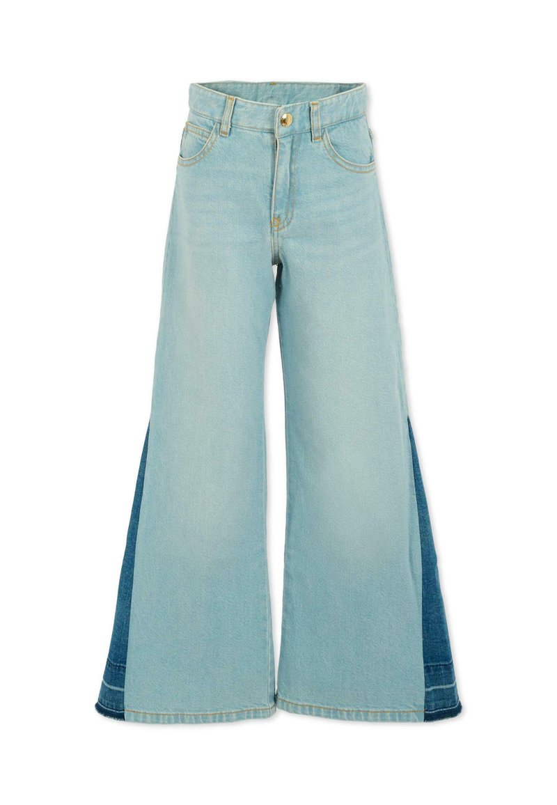 Jeans a gamba larga blu chiaro con un pannello in blu scuro lungo i lati. Realizzati in denim con cuciture standard e chiusura a bottone.