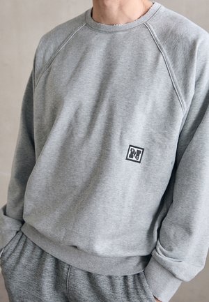Sweatshirt - grey