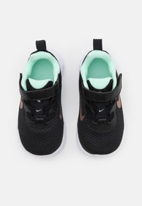 Nike Performance NIKE REVOLUTION 6 (TDV) - Sapatos para corrida em estrada - black/metallic red bronze/mint foam/canyon purple