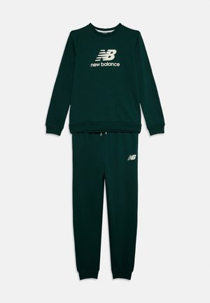 New Balance, LOGO SET - Chándal - nordic green