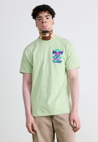 Obey Clothing RISE ABOVE RIBBON - T-shirts print - cucumber