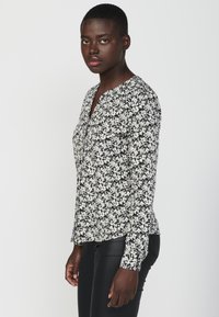 Koroshi Bluza z gumbi - black