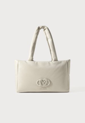 Krém színű, téglalap alakú kézitáska párnázott fogantyúkkal és kiemelt Love Moschino logóval az elején.