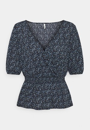 Navyblauwe bloemenblouse met een V-hals en korte pofmouwen. Heeft een geplooide taille en een klein blauw bloemenpatroon op een gestructureerde stof.