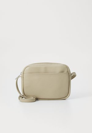 Beige imitasjonslær crossbody-sekk med glidelås, slankt design, topp søm og avtakbar stropp. Har en baklomme.
