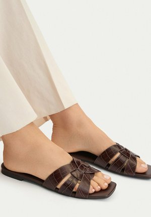 Gino Rossi, GINO ROSSI WOMEN'S BROWN FLIP-FLOPS - Mules - brown