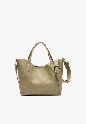 Sac à main en cuir vert olive clair avec deux poignées supérieures et une bandoulière amovible dotée d'une boucle et d'une fermeture argentées.