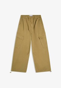 Nem kiválasztott, khaki