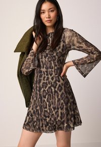 Next REGULAR FIT - Hverdagskjole - leopard print