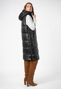 Sublevel Weste - black