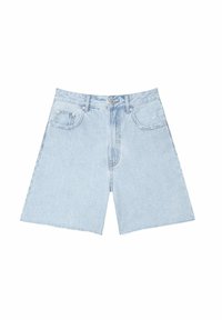 Pantalones cortos de mezclilla en azul claro, con cintura alta, corte recto, dos bolsillos frontales, dobladillo deshilachado y cierre con botón metálico.