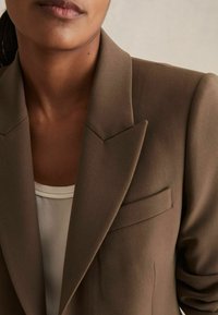 Reiss REGULAR FIT - GABI TAILORED SINGLE BREASTED - Bleiseri - mink neutral