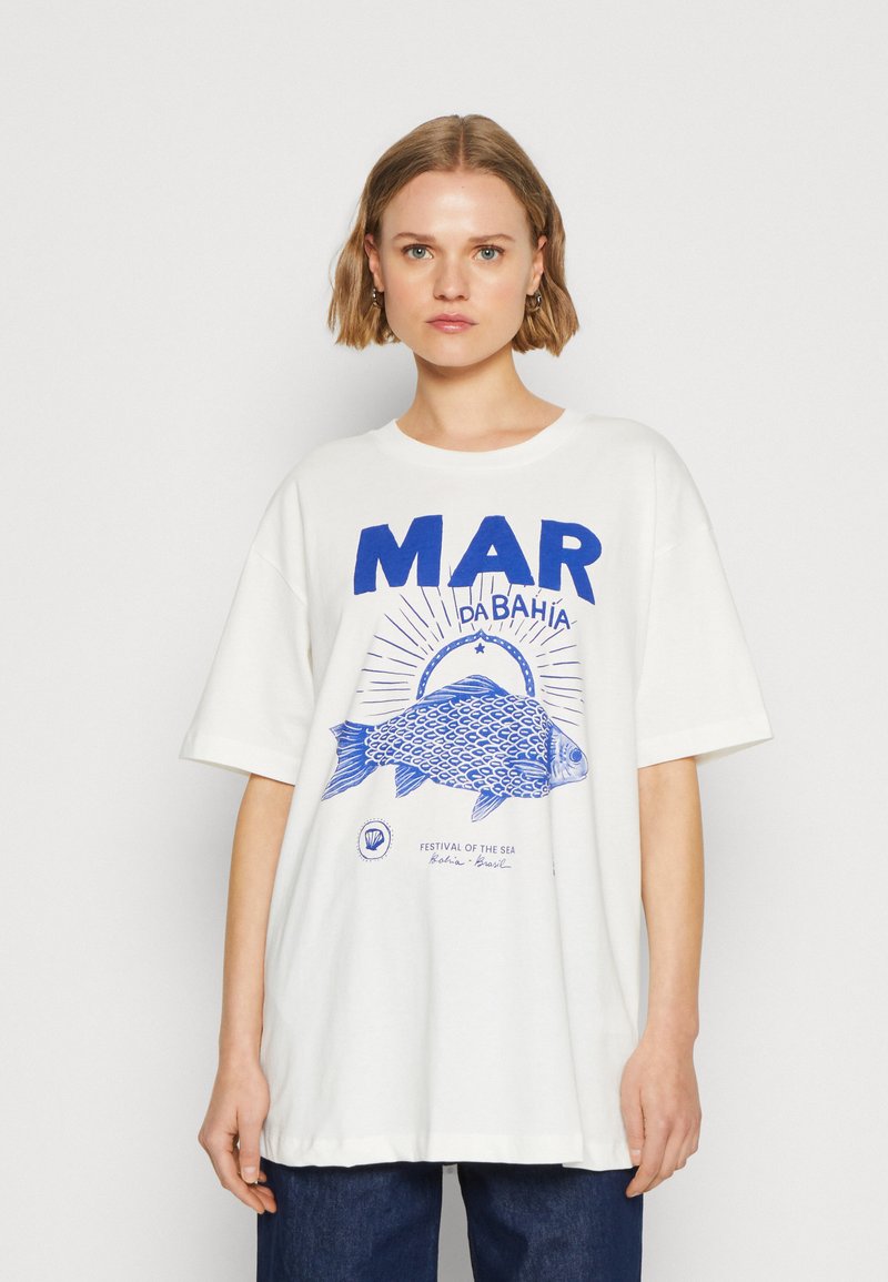 Farm Rio MAR DA BAHIA - Print T-shirt - off-white/white - Zalando.co.uk