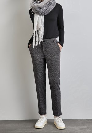 Street One, Chino - black