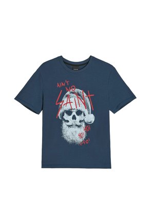 Granatowy bawełniany t-shirt z grafiką czaszki w czapce i brodzie Mikołaja oraz czerwonym napisem "AIN'T NO SAINT! HO HO HO!"