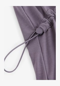 Unselected, purple