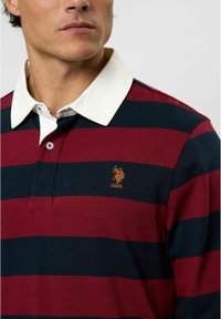 U.S. Polo Assn. TARIK - Pólóing - tibetan red