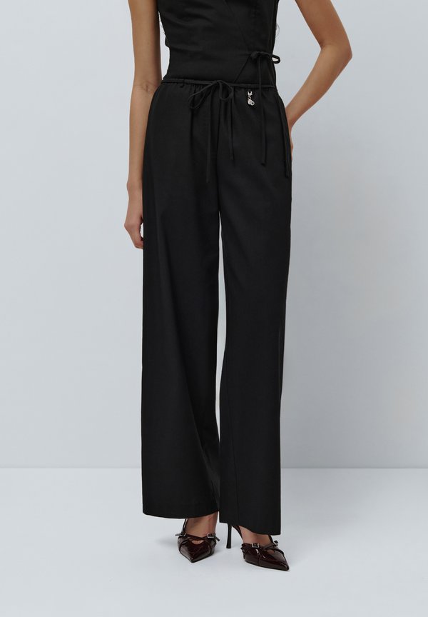 EMELIE - Stoffhose - schwarz