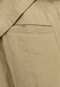 Jack & Jones JPSTJAIDEN CRINKLE JOGGER  - Shorts - fields of rye