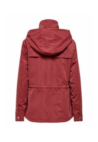 Chaqueta roja con capucha y mangas largas, cintura ajustable con cordón y puños con botones, mostrada desde atrás sobre un fondo blanco.