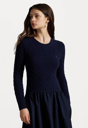 CABLE-KNIT POPLIN DRESS - Kampsunkleit - hunter navy
